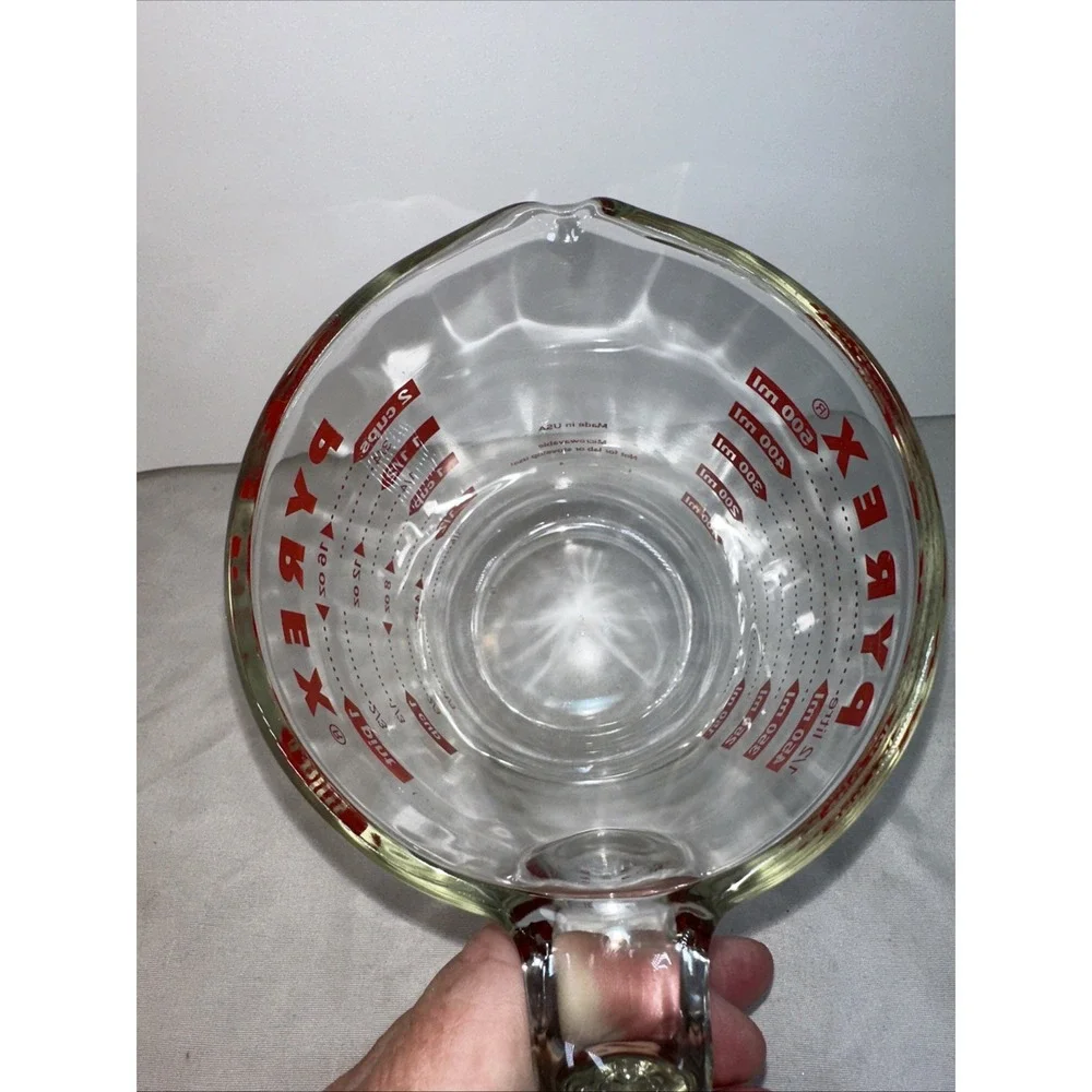 Vintage PYREX 2 Cup Measuring Cup Red Dotted Font Open Handle J-24 Mold USA